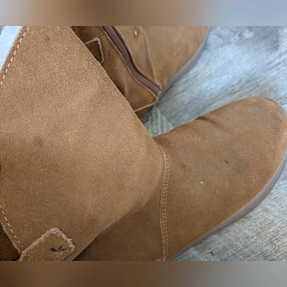 Womens Koolaburra By UGG Short Tan Fleece Boots Sz. 8 - Picture 8 of 16